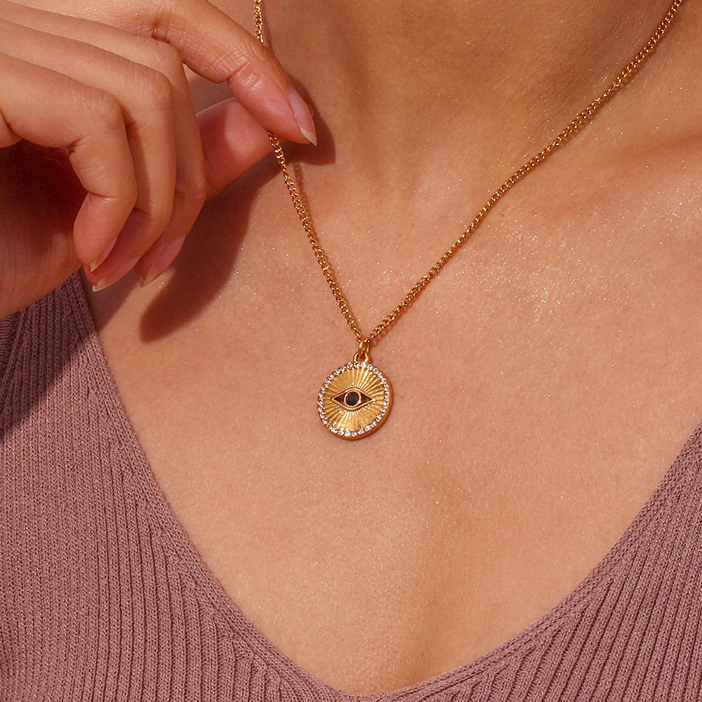 Soleil Noir Necklace – The Golden Eye of Light