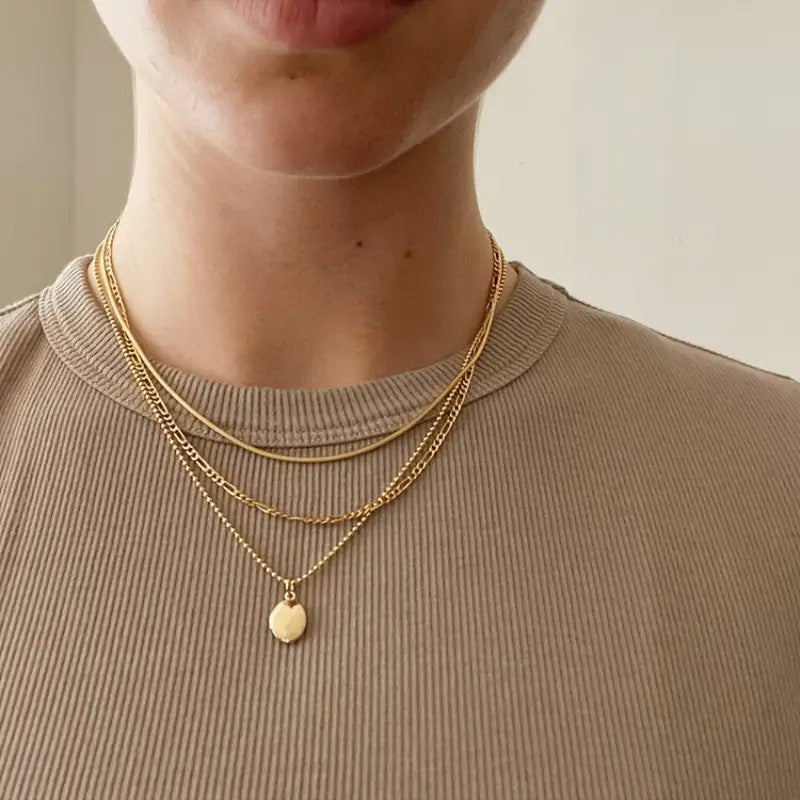Ellipse d’Or Necklace – Effortless Parisian Chic